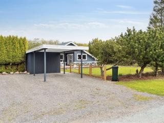 Holiday Home Reidar - 600m from the sea by Interhome - 5