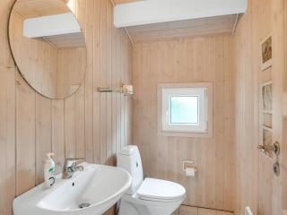 Holiday Home Tineke - 800m from the sea by Interhome - 2