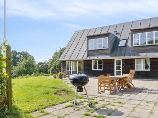 Holiday Home Guthbrand - 800m from the sea by Interhome - 5