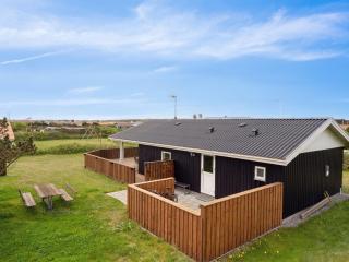 Holiday Home Wolter - 700m from the sea by Interhome - 7