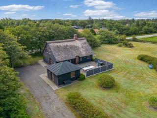 Holiday Home Hendrina - 250m to the fjord by Interhome - 1