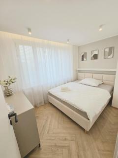 Velvet Apartment with private parking - 0