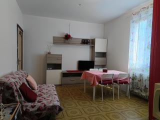 Dog-friendly, Panoramic Pool and Park on Lake 3 - 4