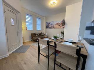 Cosy Egyptian Stay Near Beach & Station - Bournemouth - 2