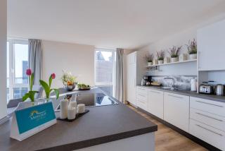 Apartment Upper Deck - 1