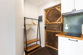 Historic Manor Apartment - 2