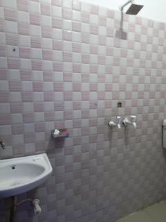 Hotel Premium Rk madhav Residency - Near Prem mandir - Chaar Dham - Centrally Located- Bus And Car Parking Available - 3