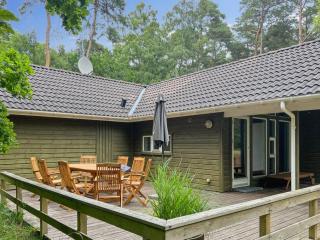 Holiday Home Ellynor - 600m from the sea by Interhome - 0