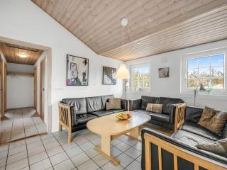 Holiday Home Edlef - 800m from the sea by Interhome - 2