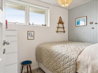 Holiday Home Zina - 600m from the sea by Interhome - 4