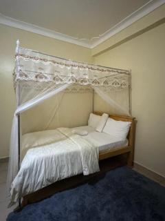 Ciara's Home Entebbe - 7