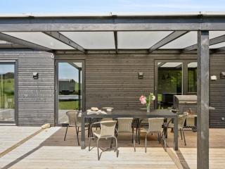 Holiday Home Jul - 300m from the sea by Interhome - 2