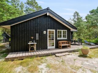 Holiday Home Reinke - 450m from the sea by Interhome - 5