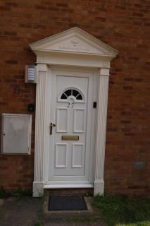 Stylish 1 Bed Apt 4 Min to Airport WiFi & Parking - 9