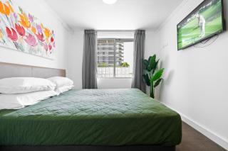 Stylish 1-Bed Studio in Vibrant South Brisbane - 3