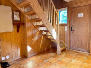 Charming Family Cabin With Stunning Mountain Views - 1