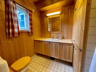 Charming Family Cabin With Stunning Mountain Views - 5