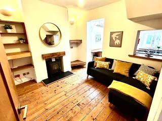 Nomi Homes - Okehampton Place - Exeter - Sleeps 7 - 7