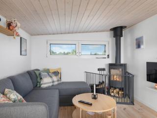Holiday Home Folkhart - 10m from the sea by Interhome - 4