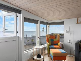 Holiday Home Folkhart - 10m from the sea by Interhome - 6