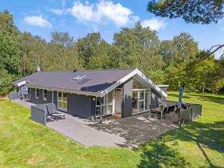 Holiday Home Rathulf - 700m from the sea by Interhome - 0