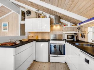 Holiday Home Rathulf - 700m from the sea by Interhome - 7