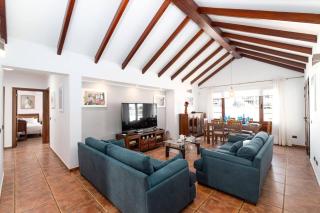 Villa Breezes by Villa Plus - 9