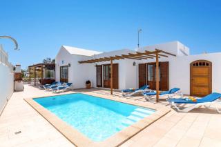 Villa Breezes by Villa Plus - 1