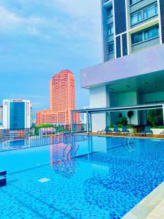Chamber Luxurious Vacation Suites - 9