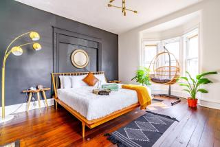 Prime Location Top Rated Clean Parking Free! - 7