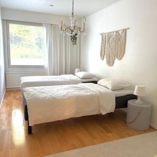 Spacious house 160m2 with own SAUNA, FREE PARKING, private yard area - 1