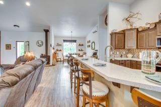 Peaceful Shelton Home with Spacious Yard and Fire Pit! - 5