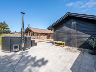 Holiday Home Tilda - 900m from the sea by Interhome - 9