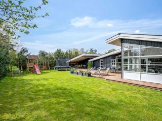 Holiday Home Helena - 700m from the sea by Interhome - 2