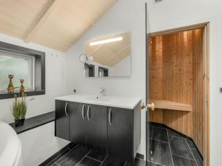 Holiday Home Jeldrik - 1-5km from the sea by Interhome - 7