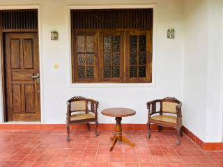 Calm Villa - 1