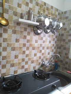 chambre meublée Douala Cameroun, bonapriso, eau chaude, wifi haut débit, clim, gardien - 3