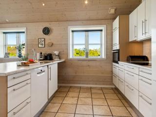 Holiday Home Hjalmar - 400m from the sea by Interhome - 4