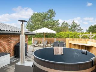 Holiday Home Dirtje - 200m from the sea by Interhome - 3