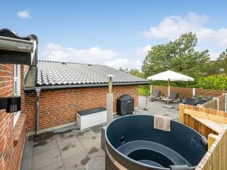 Holiday Home Dirtje - 200m from the sea by Interhome - 4