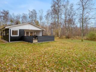 Holiday Home Lonneke - 800m from the sea by Interhome - 8