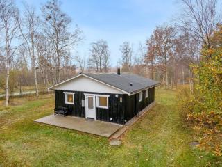 Holiday Home Lonneke - 800m from the sea by Interhome - 7