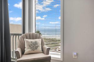 Palm Villa with Oceanfront Balcony, Pool, Sleeps 6 - 1