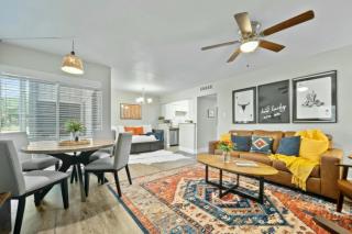 Walk to ATT Stadium Sleeps 10 - 7