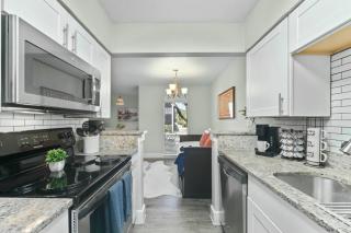 Walk to ATT Stadium Sleeps 10 - 1