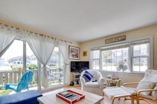 Pool and Beach Access Coastal Condo in Provincetown - 6