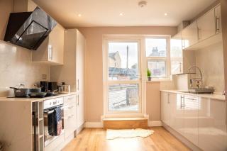 Chic 2BR Apt - 1 Min From Metro to Central Ldn - 7