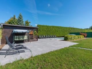 Villa Pool & Garden Villa by Interhome - 2