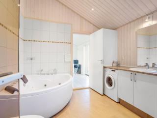 Holiday Home Kiersten - 800m from the sea by Interhome - 1