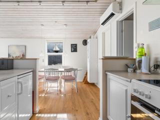 Holiday Home Answald - 10m from the sea by Interhome - 4